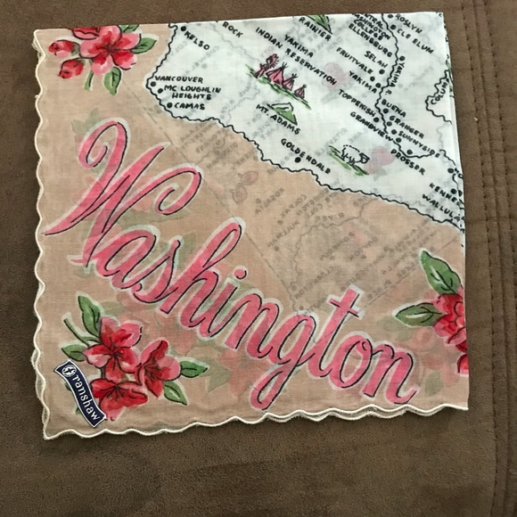 Beautiful new, old stock vintage hankie. - Picture 7 of 10